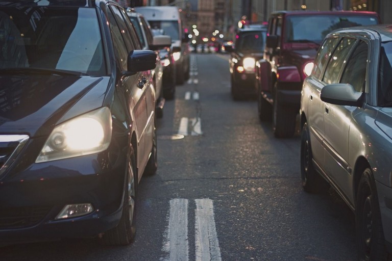 Ce se întâmplă în mai puțin de o lună cu mașinile care circulă pe șoselele din România