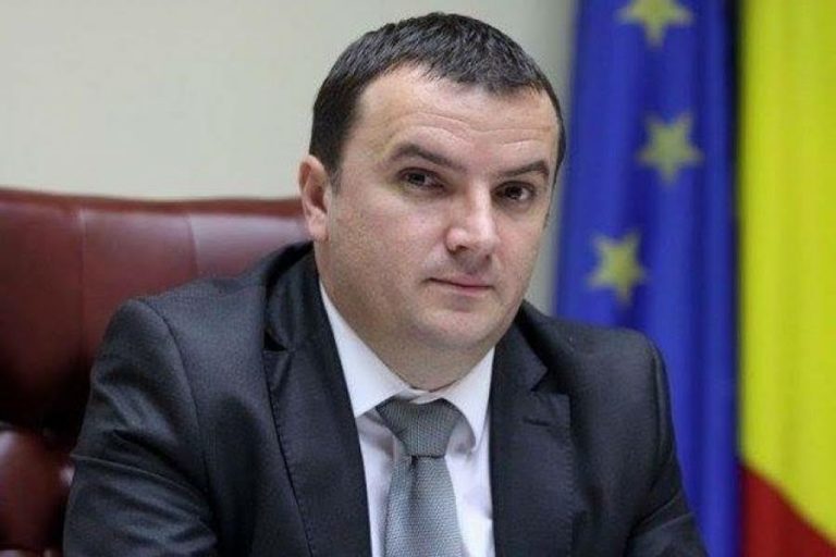 „O relație corectă cu oamenii consider că e punctul de pornire al oricărei activități politice” (P)