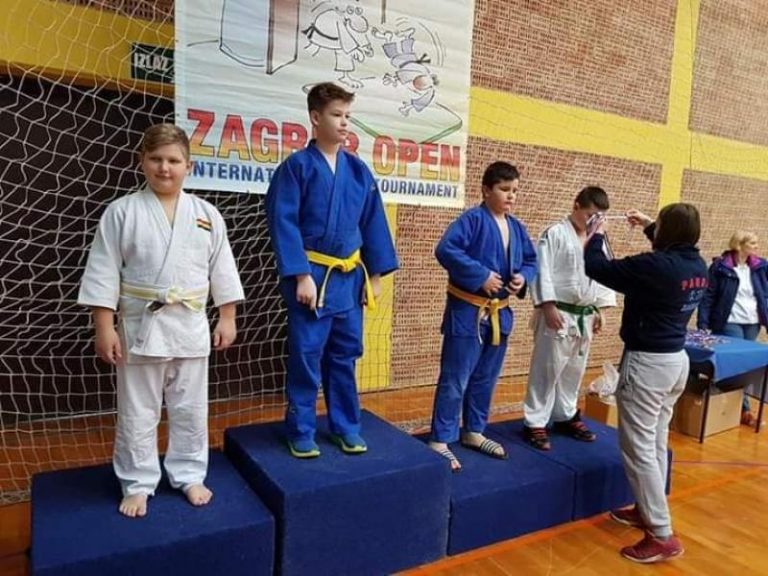 Aur și argint pentru elevii arădeni, la Openul de judo de la Zagreb