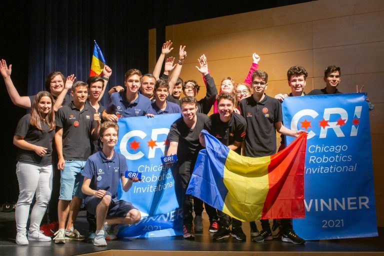 Elevii români i-au învins pe americani la Campionatul Internaţional de Robotică din Chicago: „Reușita este de răsunet mondial”