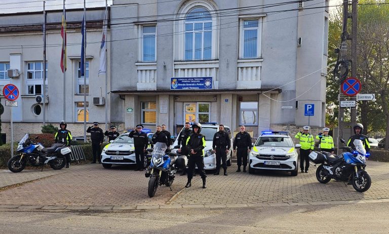 Polițiștii locali din Timișoara au ținut un moment de reculegere în memoria colegului de la Pitești, decedat ca urmare a unei agresiuni
