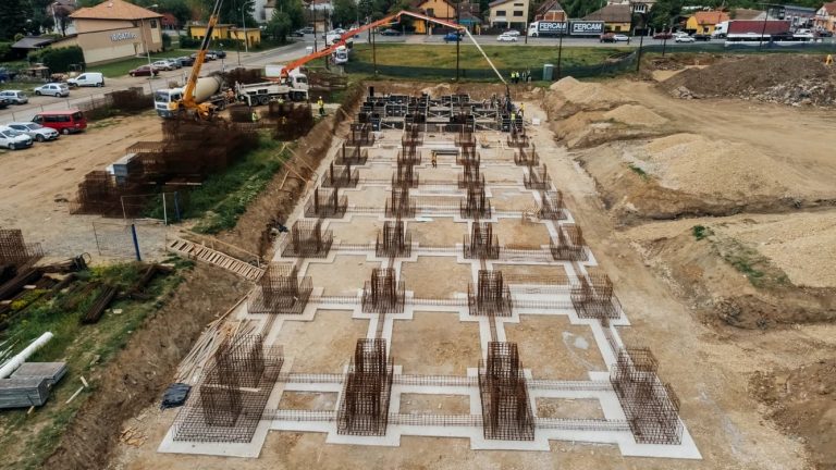 Ce se întâmplă pe șantierele celor două stadioane deschise în Timișoara. La al treilea stadion, ,,Dan Păltinișanu”, se așteaptă dispoziția de demolare