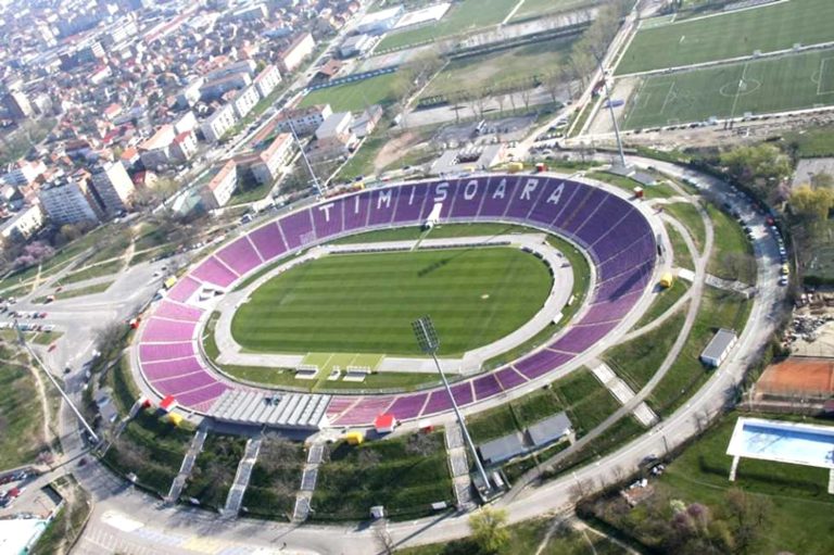 ,,Cu partidul nostru în frunte, vom avea victorii multe!” Istoria neromanțată a modului în care a fost construit legendarul stadion ,,Dan Păltinișanu”