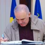 Universitatea Politehnica din Timișoara organizează un eveniment special, al cărui invitat este maestrul internațional de șah Garry Kasparov..Still004
