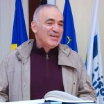 Universitatea Politehnica din Timișoara organizează un eveniment special, al cărui invitat este maestrul internațional de șah Garry Kasparov..Still008