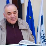 Universitatea Politehnica din Timișoara organizează un eveniment special, al cărui invitat este maestrul internațional de șah Garry Kasparov..Still011