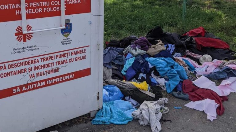 Containerele cu haine pentru nevoiași, vandalizate de Paște