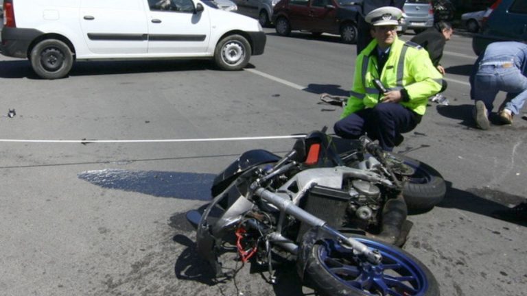 Tânăr de 17 ani, mort în urma unui accident de motocicletă