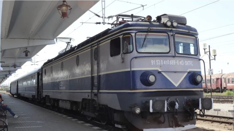 Un tren care a plecat de la Timișoara spre litoral a avut o întârziere șocantă. Când au ajuns, în sfârșit, călătorii la Mangalia