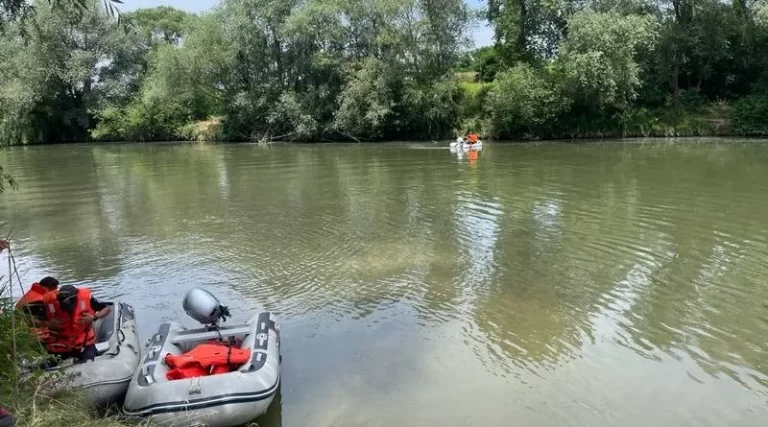 Adolescentul luat de curenți în Râul Timiș a fost găsit înecat