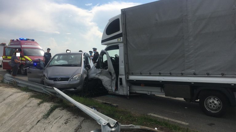 Accident la Remetea Mare! Un bărbat a ajuns la spital