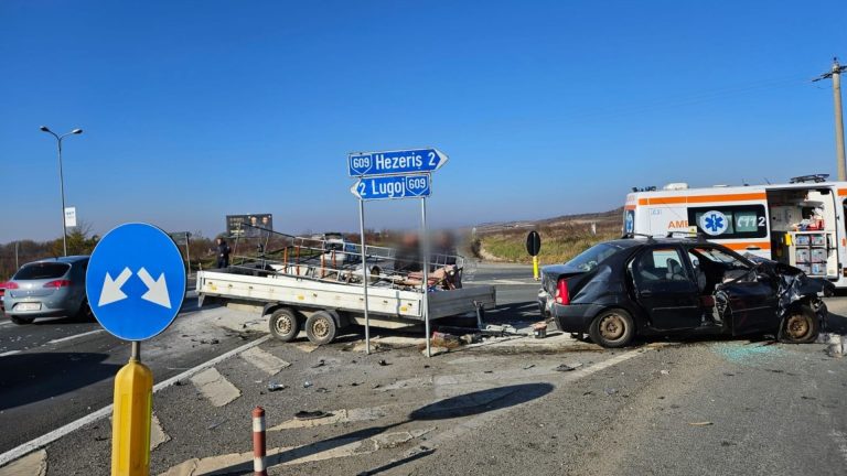 FOTO | Accident cu victime la Lugoj. Patru bătrâni, transportați la spital