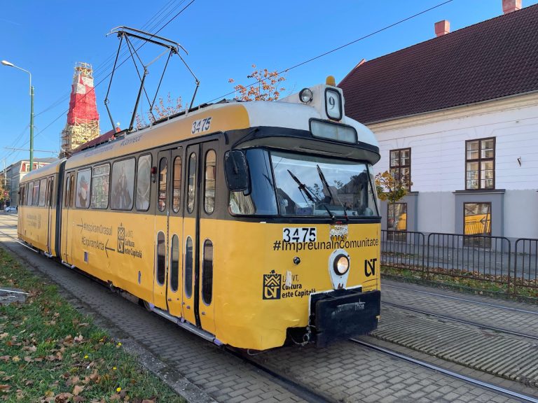 „Tramvaiul cultural” – o galerie de artă în mișcare, în mijlocul orașului