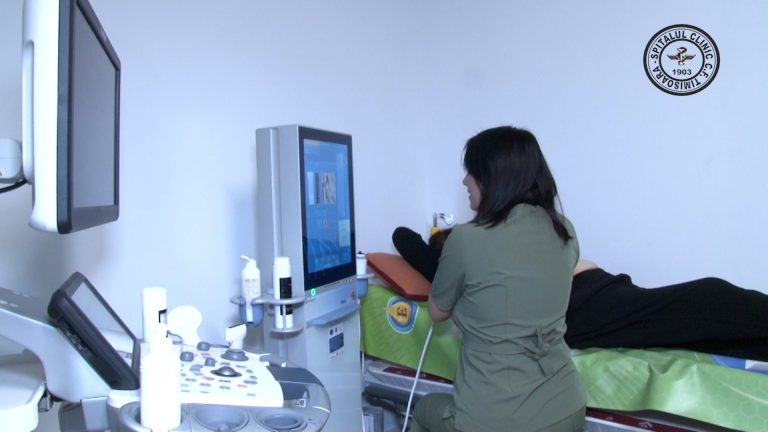 Investigații gratuite pentru sănătatea ficatului la Spitalul Clinic CF Timișoara cu ajutorul Fibroscan-ului. Aparatul permite monitorizarea evoluției bolilor hepatice.